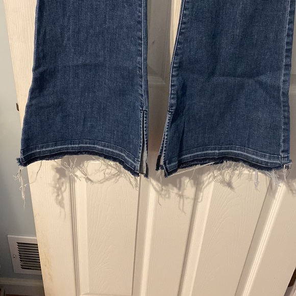 Show Me Your Mumu Blue Pull On Flair Jeans! Size Large - Picture 3 of 11